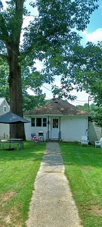 $3,500 | 12 Oak Lane, Unit 1, Spencer, MA 01562