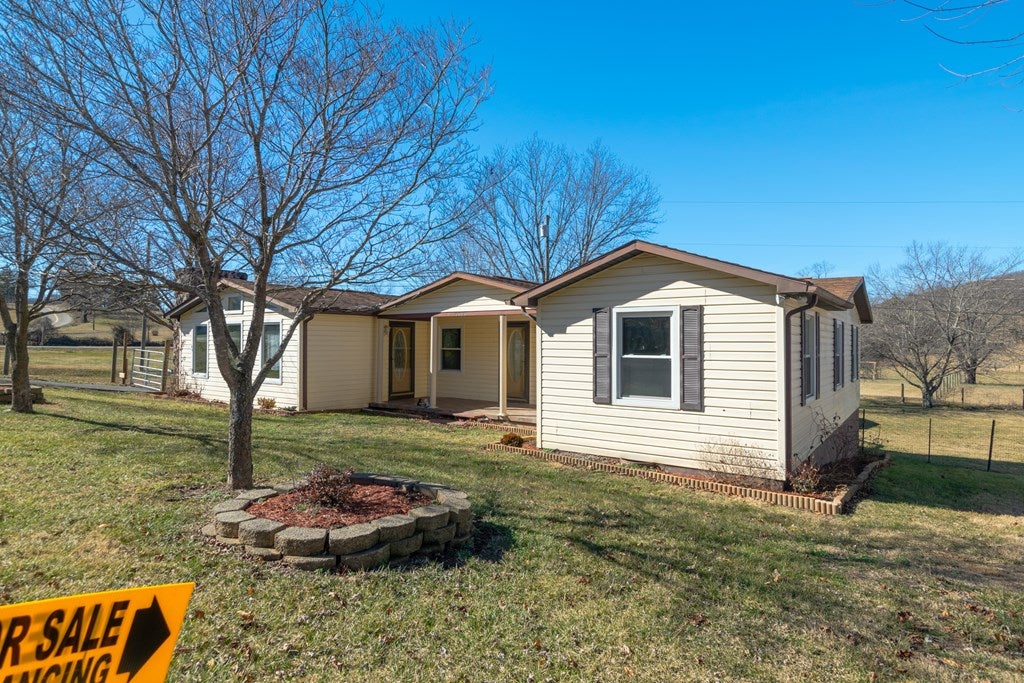 2090 Castleton Road Max Meadows, VA 24360 - Photo 27 of 40 Gallery Image 27