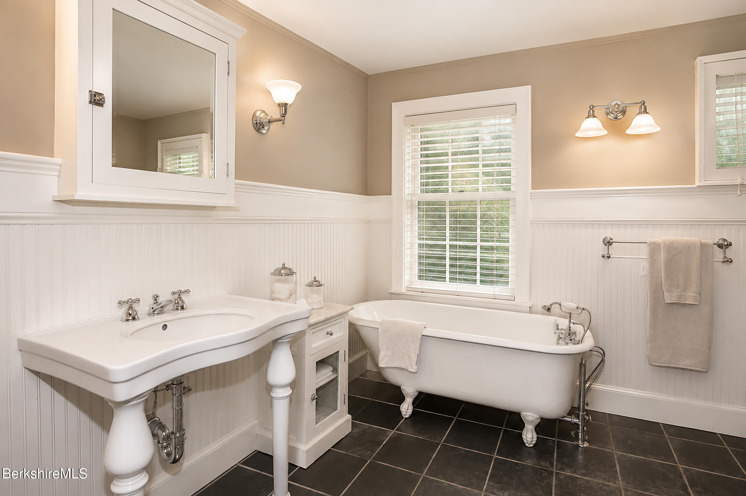53 Main Street Stockbridge, MA 01262 - Photo 42 of 61 primary bath