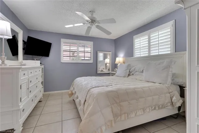 $939,000 | 605 101st Avenue North, Naples, FL 34108