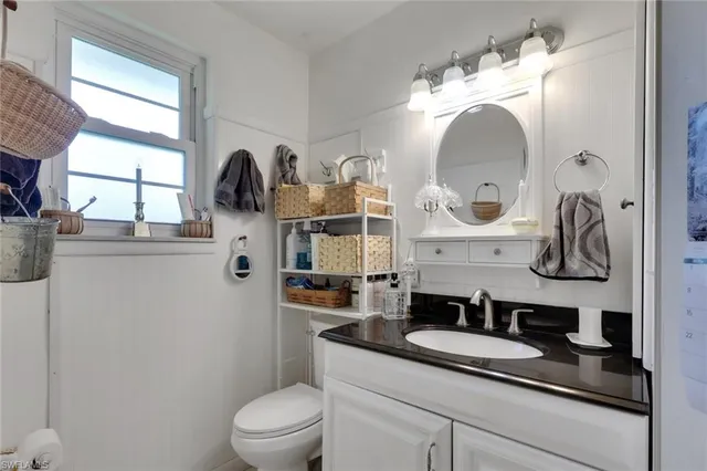 $939,000 | 605 101st Avenue North, Naples, FL 34108