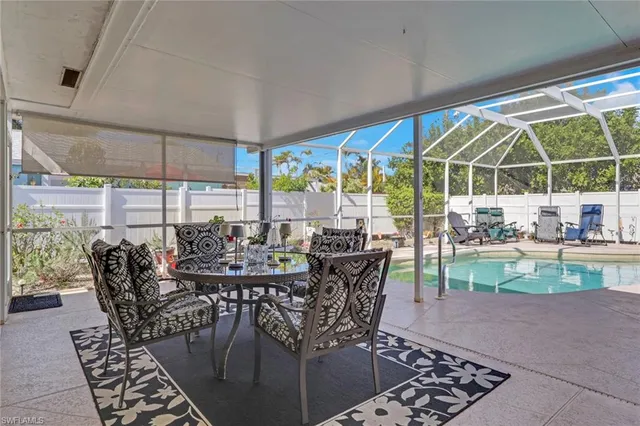 $939,000 | 605 101st Avenue North, Naples, FL 34108