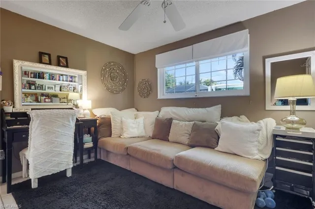 $939,000 | 605 101st Avenue North, Naples, FL 34108