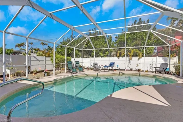 $939,000 | 605 101st Avenue North, Naples, FL 34108