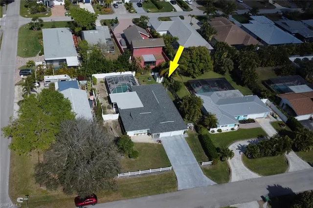 $939,000 | 605 101st Avenue North, Naples, FL 34108