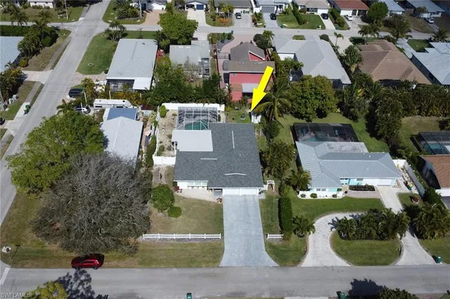 $939,000 | 605 101st Avenue North, Naples, FL 34108