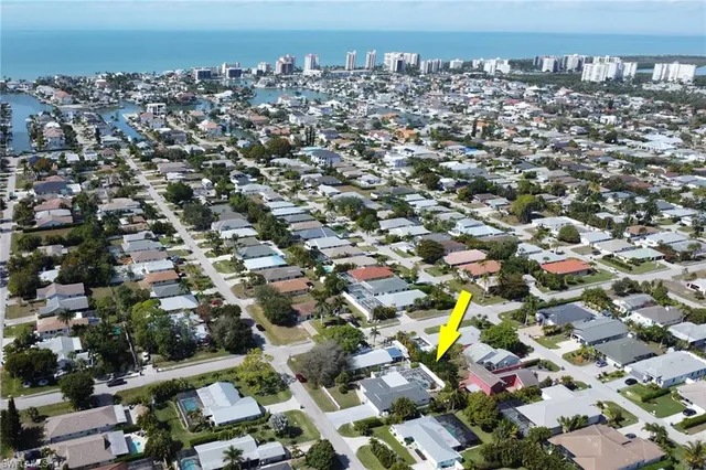 $939,000 | 605 101st Avenue North, Naples, FL 34108