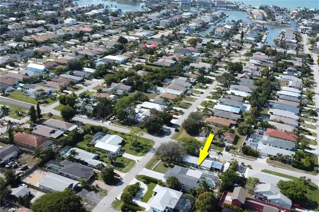 $939,000 | 605 101st Avenue North, Naples, FL 34108