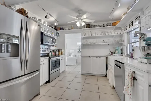 $939,000 | 605 101st Avenue North, Naples, FL 34108