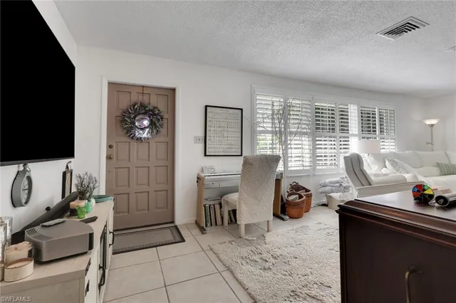 $939,000 | 605 101st Avenue North, Naples, FL 34108