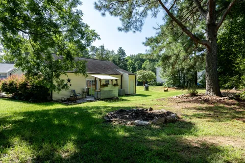 a view of outdoor space yard and patio