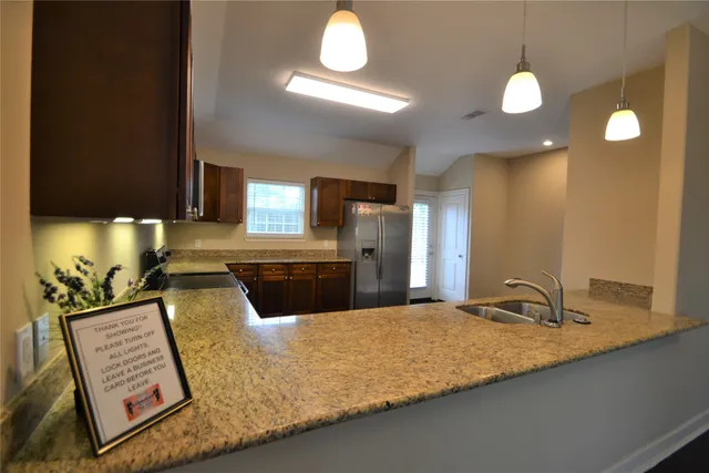 $1,800 | 278 Debbie Lane, San Leon, TX 77539