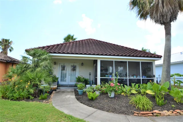 $1,800 | 278 Debbie Lane, San Leon, TX 77539