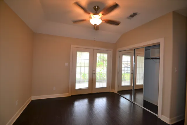 $1,800 | 278 Debbie Lane, San Leon, TX 77539