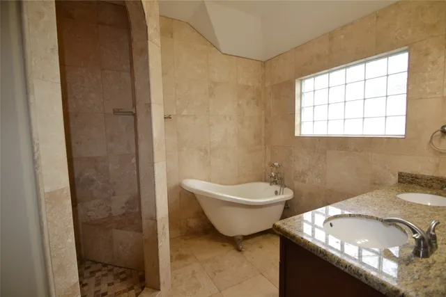 $1,800 | 278 Debbie Lane, San Leon, TX 77539