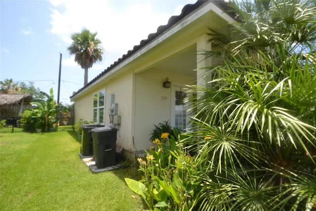 $1,800 | 278 Debbie Lane, San Leon, TX 77539