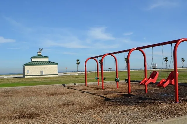 $1,800 | 278 Debbie Lane, San Leon, TX 77539