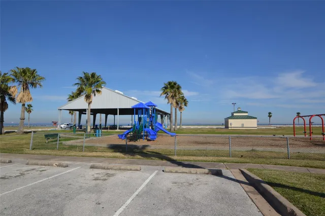 $1,800 | 278 Debbie Lane, San Leon, TX 77539