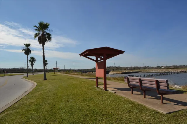 $1,800 | 278 Debbie Lane, San Leon, TX 77539