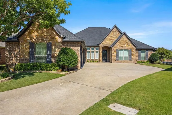 $1,750,000 | 1203 Huntington Cove Court, Granbury, TX 76048