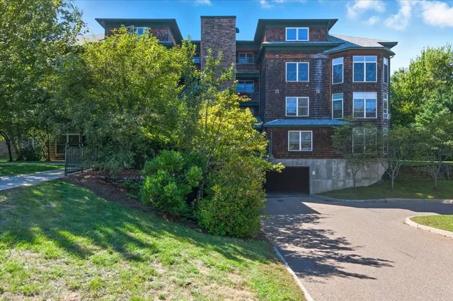 $399,000 | 45 Claire Point Road, Burlington, VT 05408