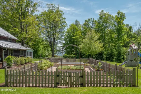 $3,750,000 | 1015 Sisson Hill Road, New Marlborough, MA 01230
