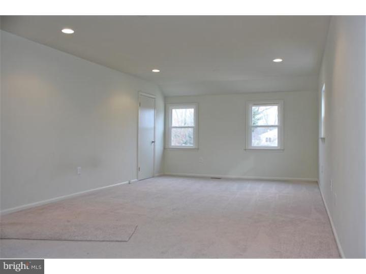 7 Briarhill Road Berlin, NJ 08009 - Photo 12 of 12 Master Bedroom