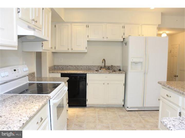 7 Briarhill Road Berlin, NJ 08009 - Photo 6 of 12 Kitchen
