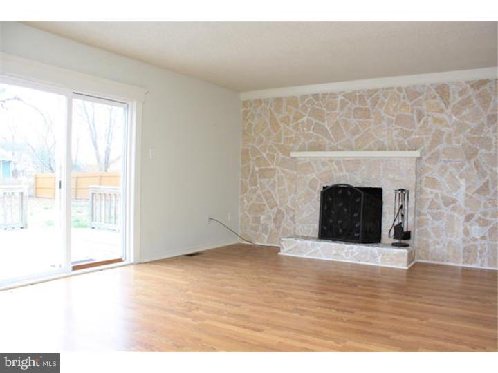 7 Briarhill Road Berlin, NJ 08009 - Photo 7 of 12 Family Room