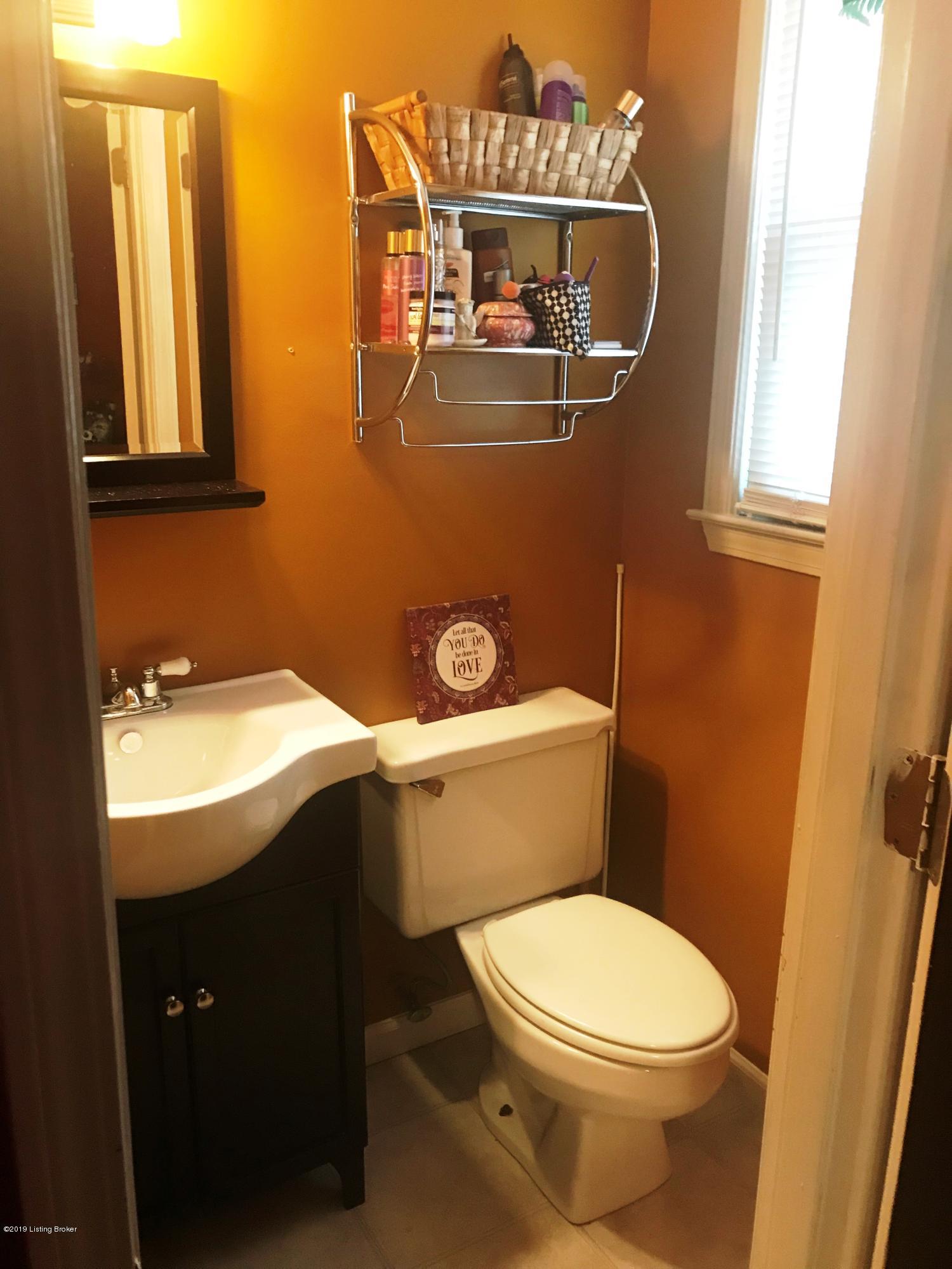 5615 Axbridge Road Louisville, KY 40216 - Photo 8 of 17 Photo Sep 02, 3 03 56 PM