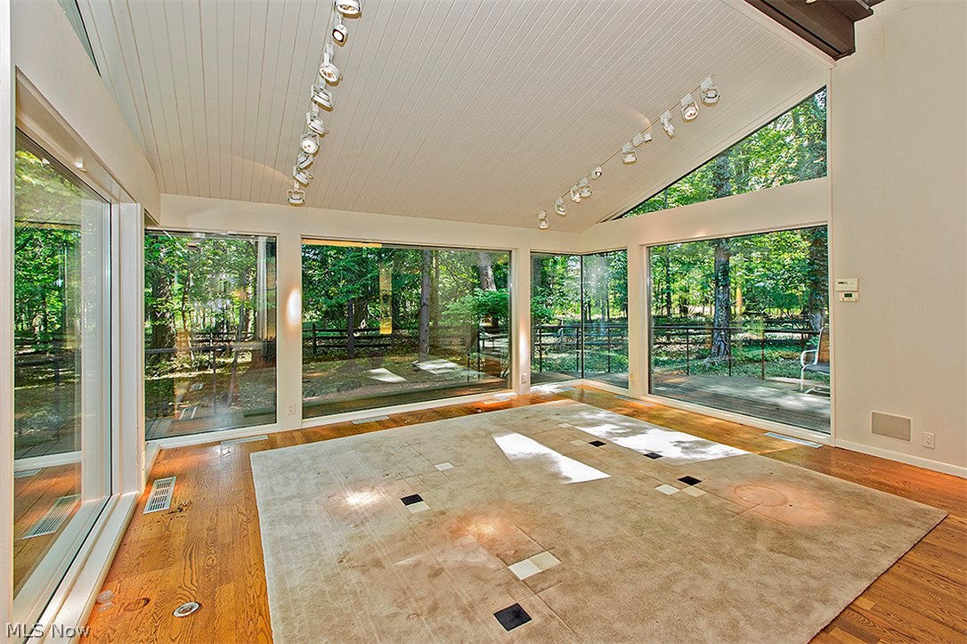 1809 Ridgebrook Circle Lyndhurst, OH 44122 - Photo 7 of 25 Gallery Image 7