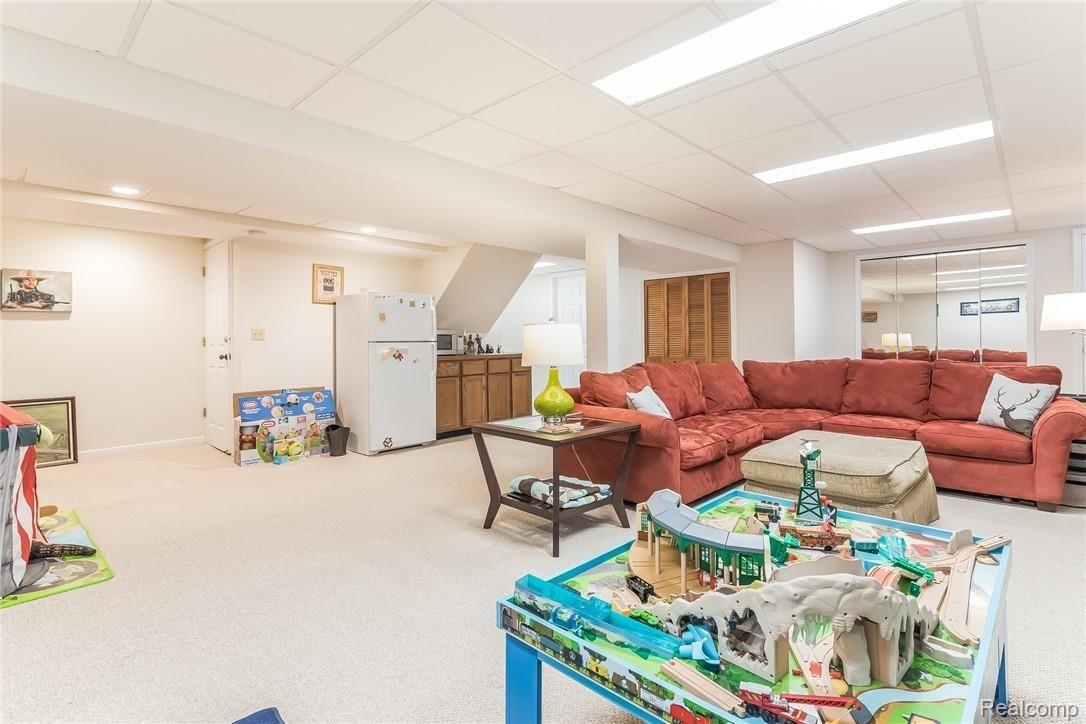 1591 Colony Drive Rochester, MI 48307 - Photo 17 of 25 020-photo-recreation-room-6567678.jpg