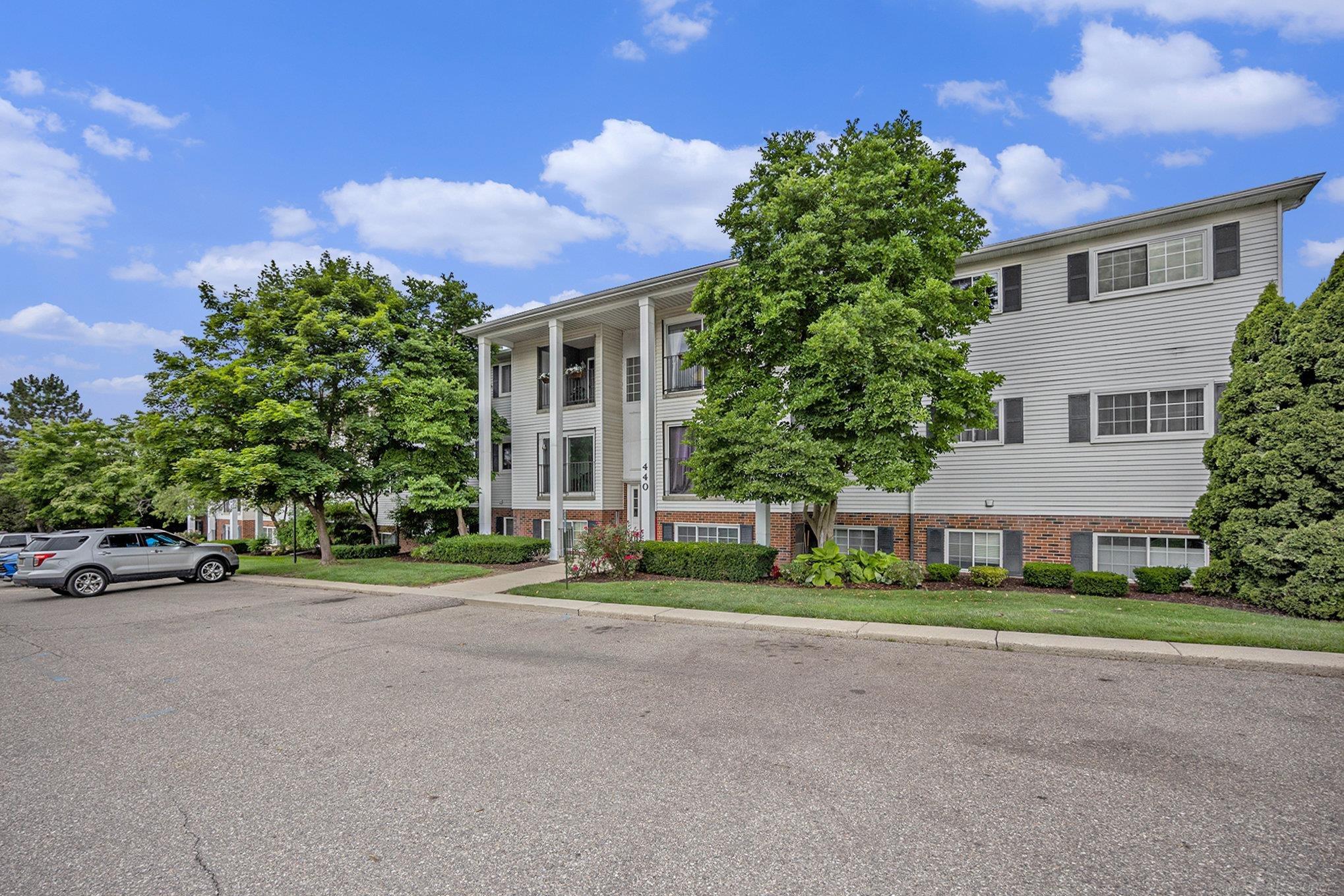 440 Baldwin Avenue, Unit 70 Rochester, MI 48307 - Photo 2 of 15