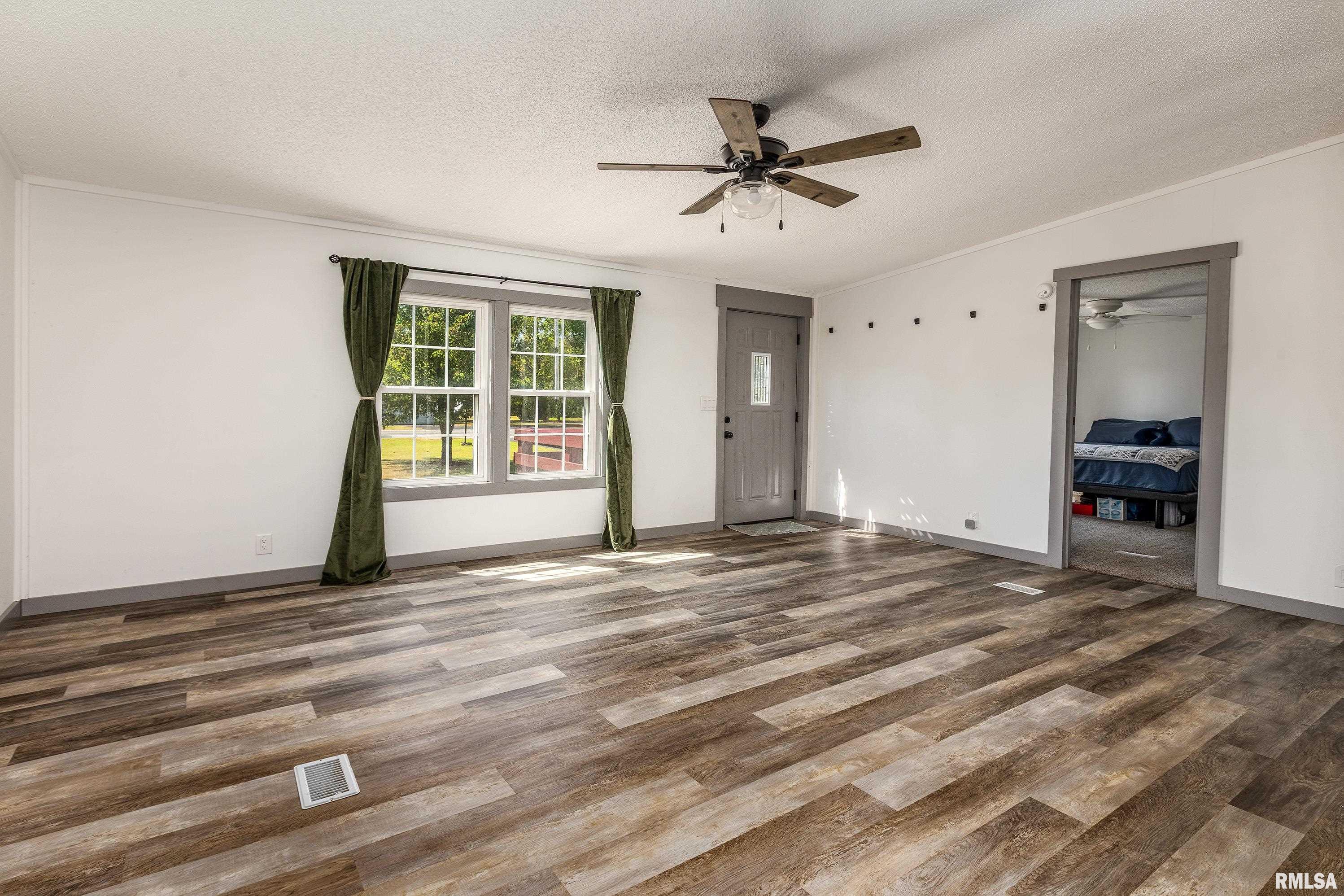 501 Tower Road Herrin, IL 62948 - Photo 6 of 27