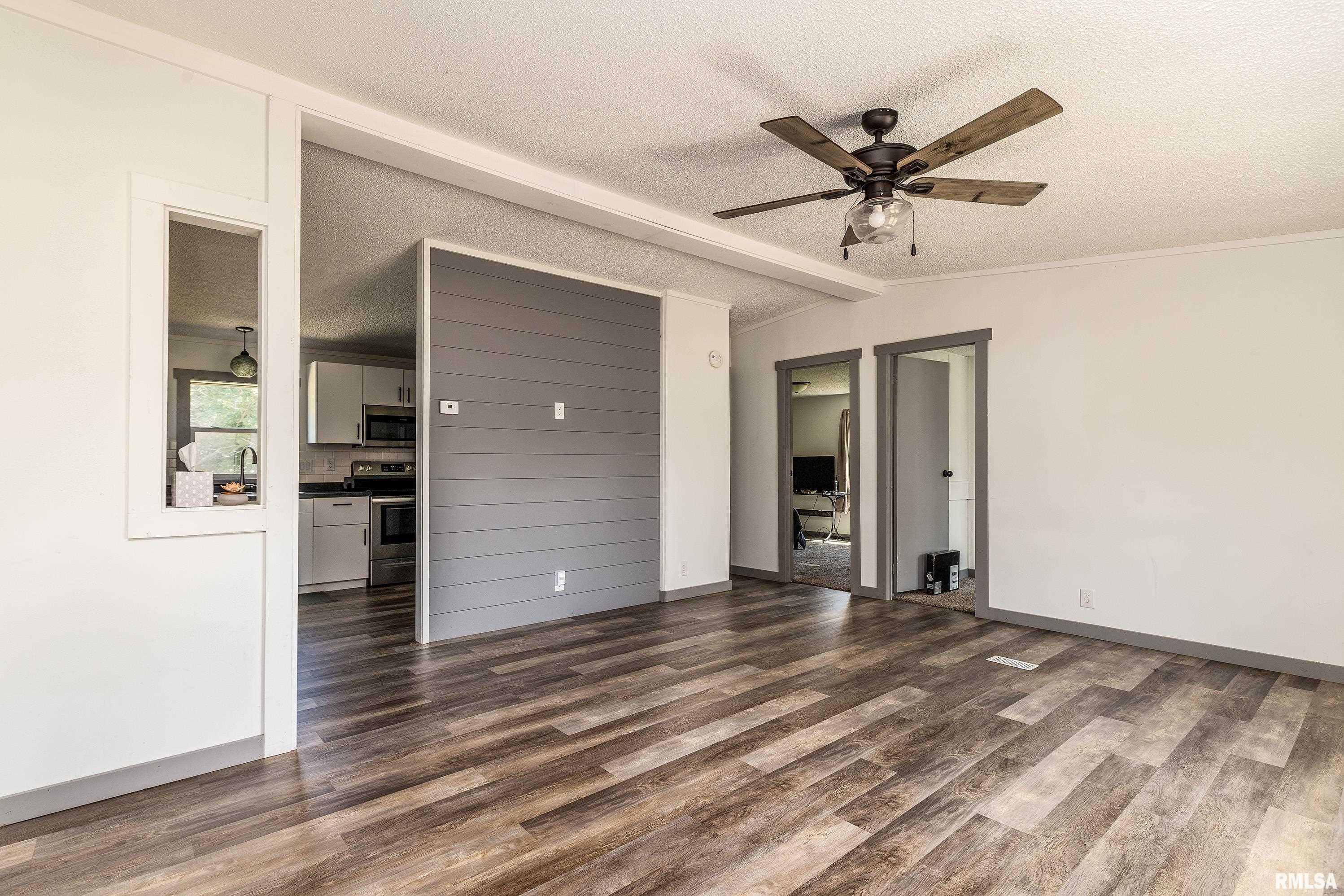 501 Tower Road Herrin, IL 62948 - Photo 7 of 27