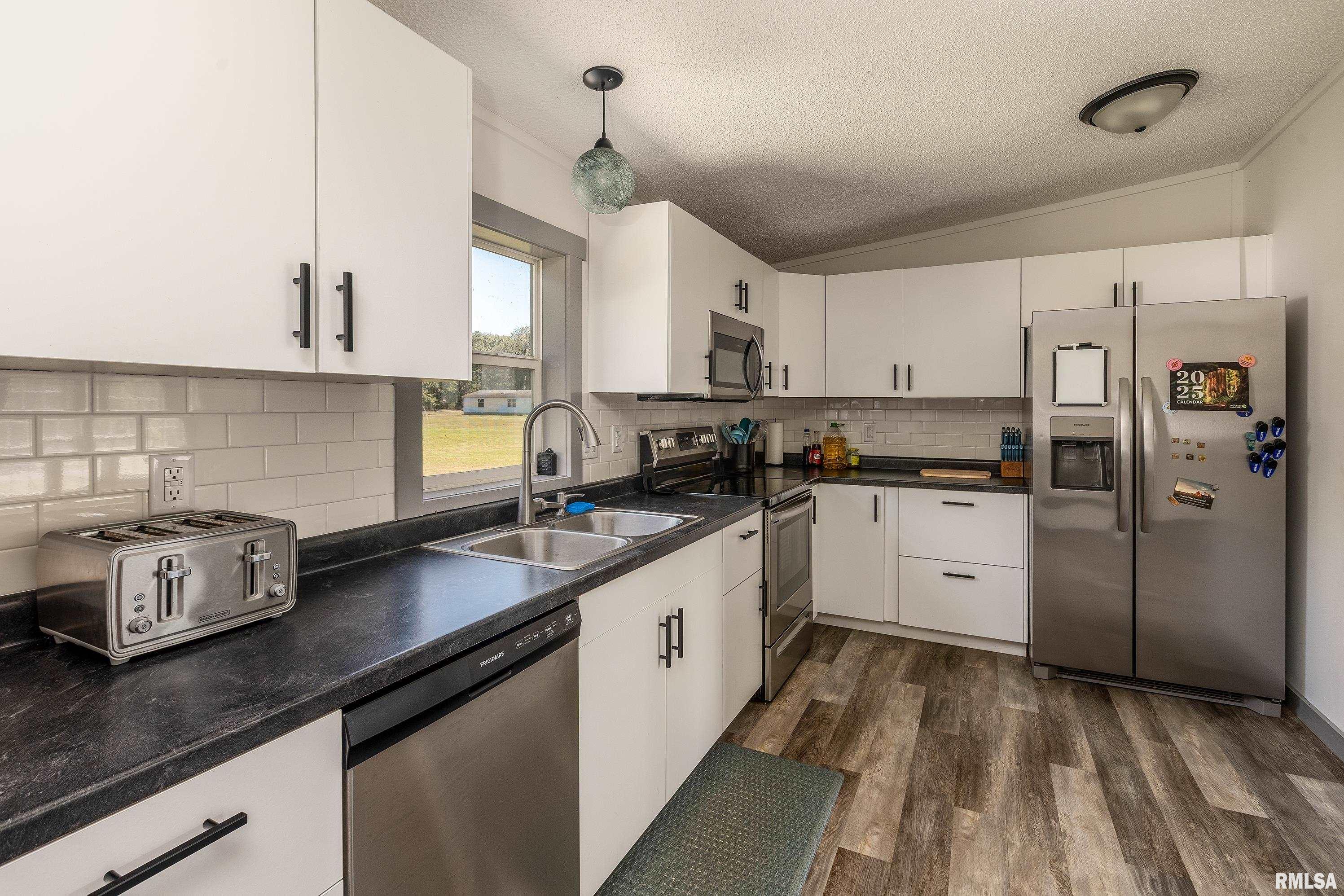 501 Tower Road Herrin, IL 62948 - Photo 9 of 27