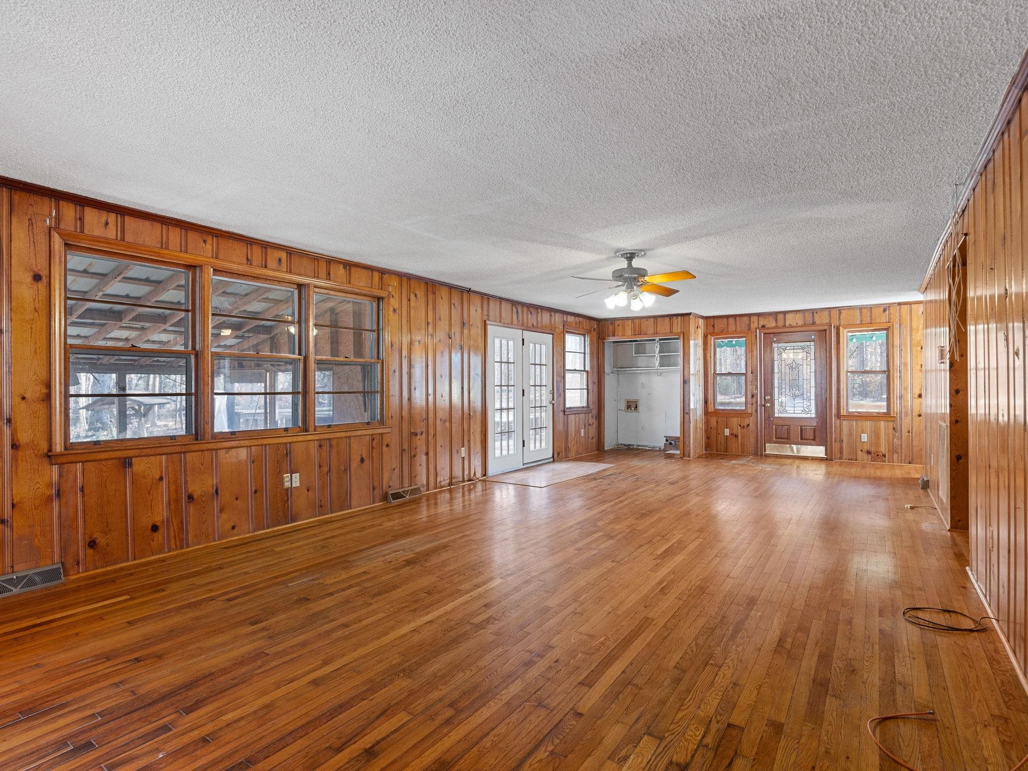 2211 Cross Anchor Road Woodruff, SC 29388 - Photo 12 of 46