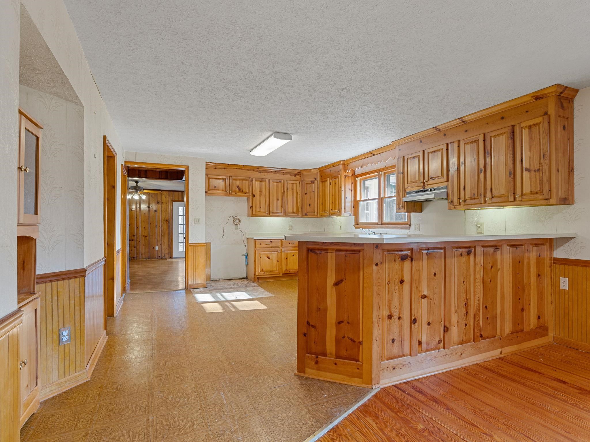 2211 Cross Anchor Road Woodruff, SC 29388 - Photo 20 of 46