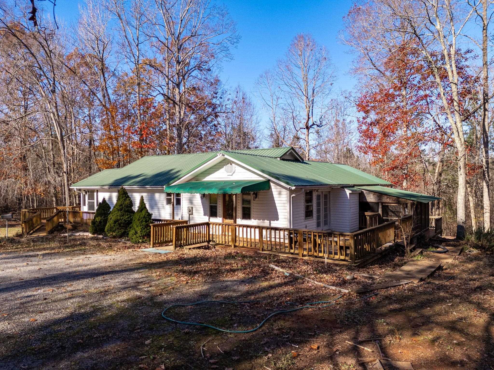 2211 Cross Anchor Road Woodruff, SC 29388 - Photo 3 of 46
