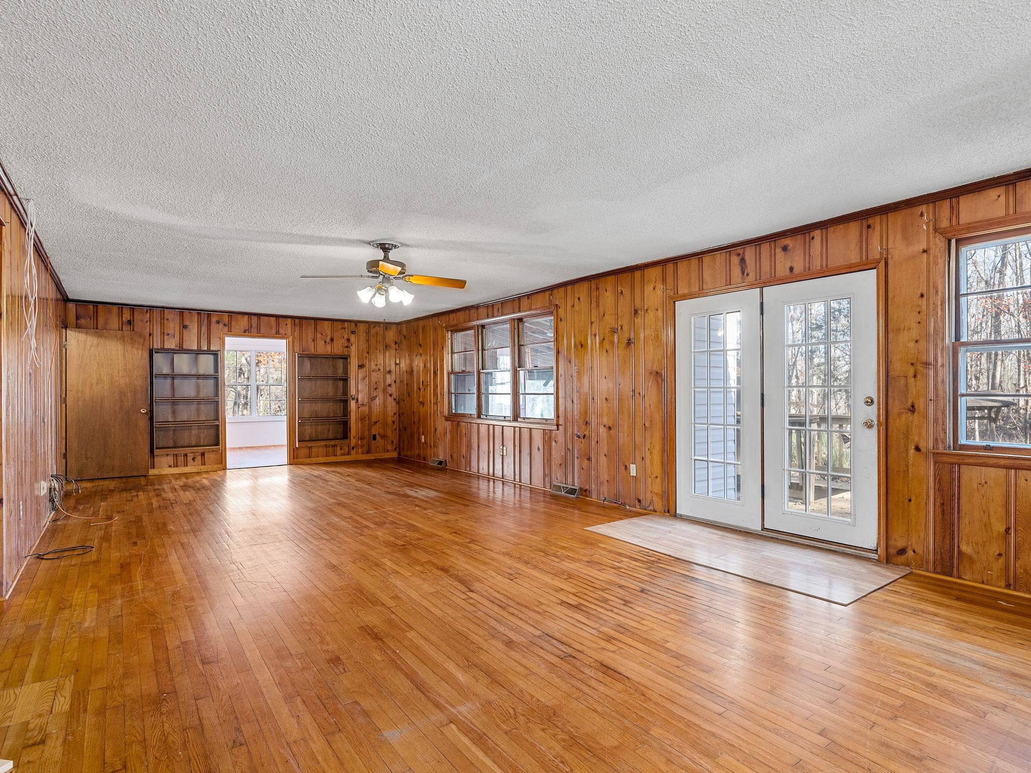 2211 Cross Anchor Road Woodruff, SC 29388 - Photo 9 of 46