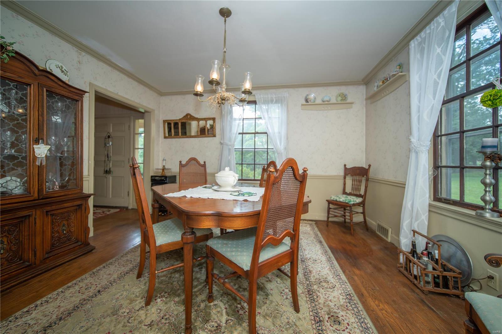 622 South Berry Road St. Louis, MO 63122 - Photo 5 of 17 Gallery Image 5