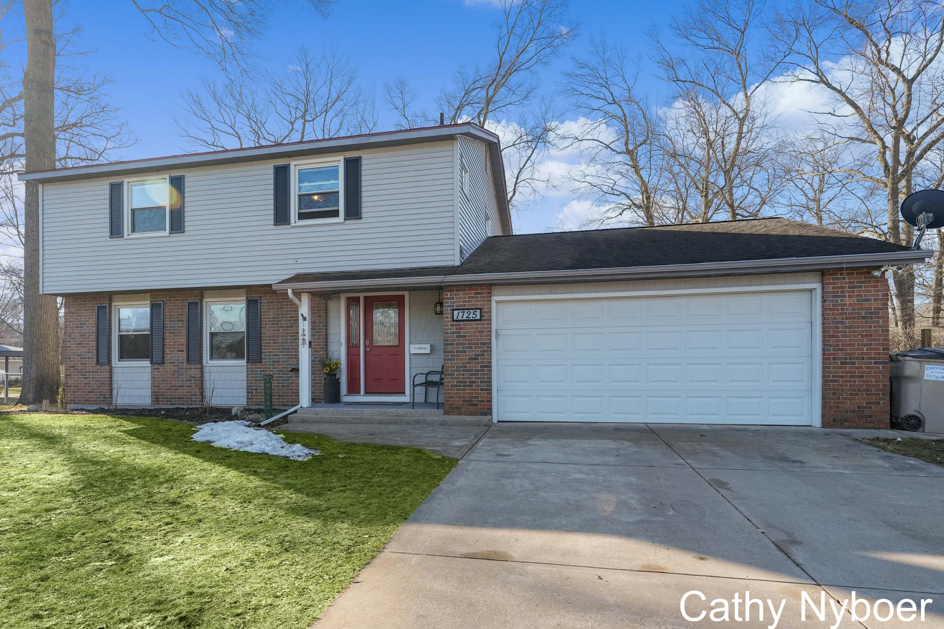 1725 Manistee Road Muskegon, MI 49445 - Photo 2 of 42 DSC08812