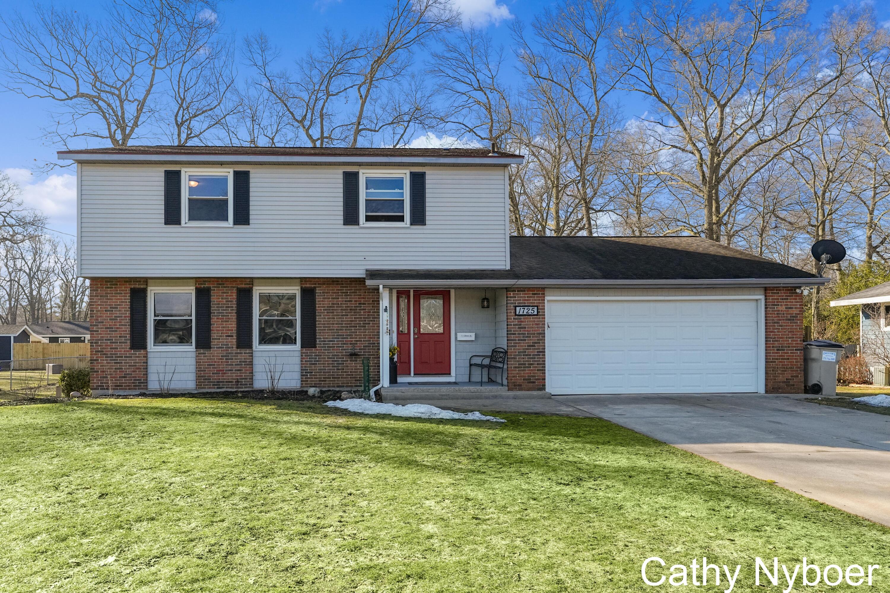 1725 Manistee Road Muskegon, MI 49445 - Photo 3 of 42 DSC08813