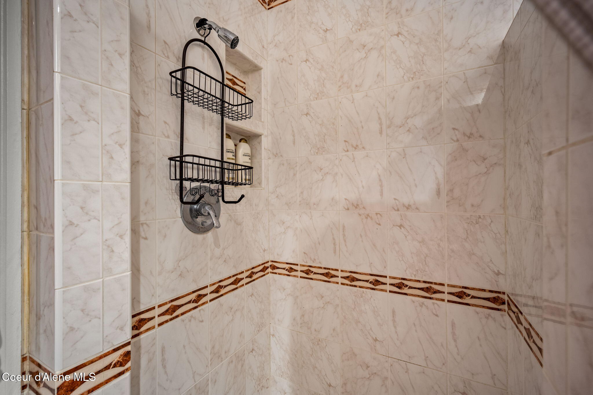 726 North B Street Coeur D'Alene, ID 83814 - Photo 19 of 67 1st Floor Full Bathroom Shower