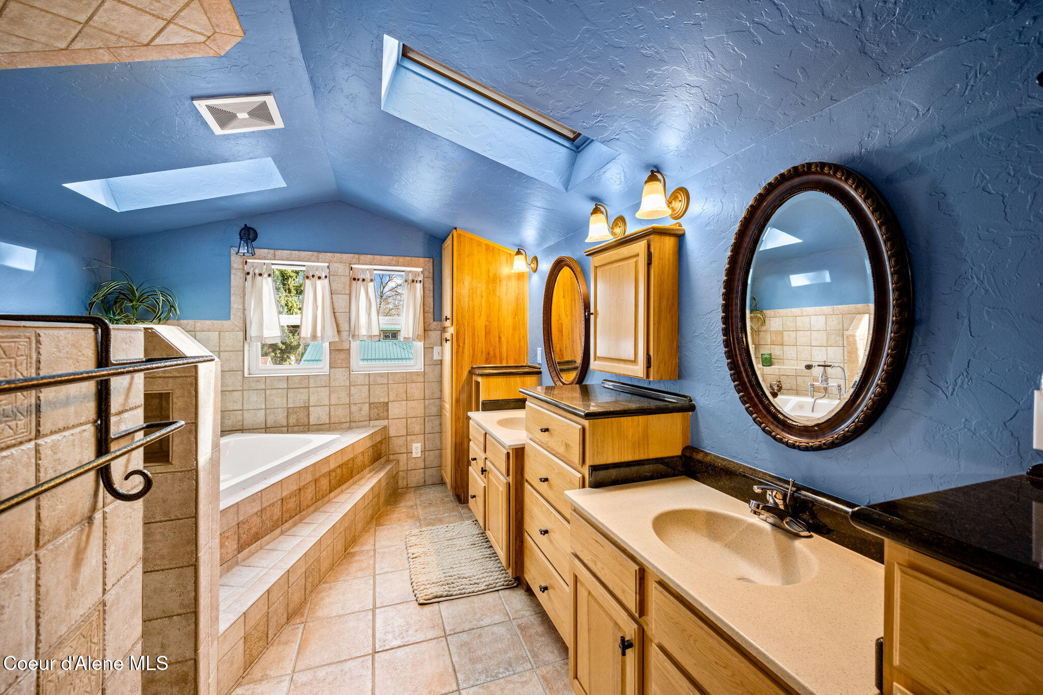 726 North B Street Coeur D'Alene, ID 83814 - Photo 30 of 67 Spacious Primary Bath