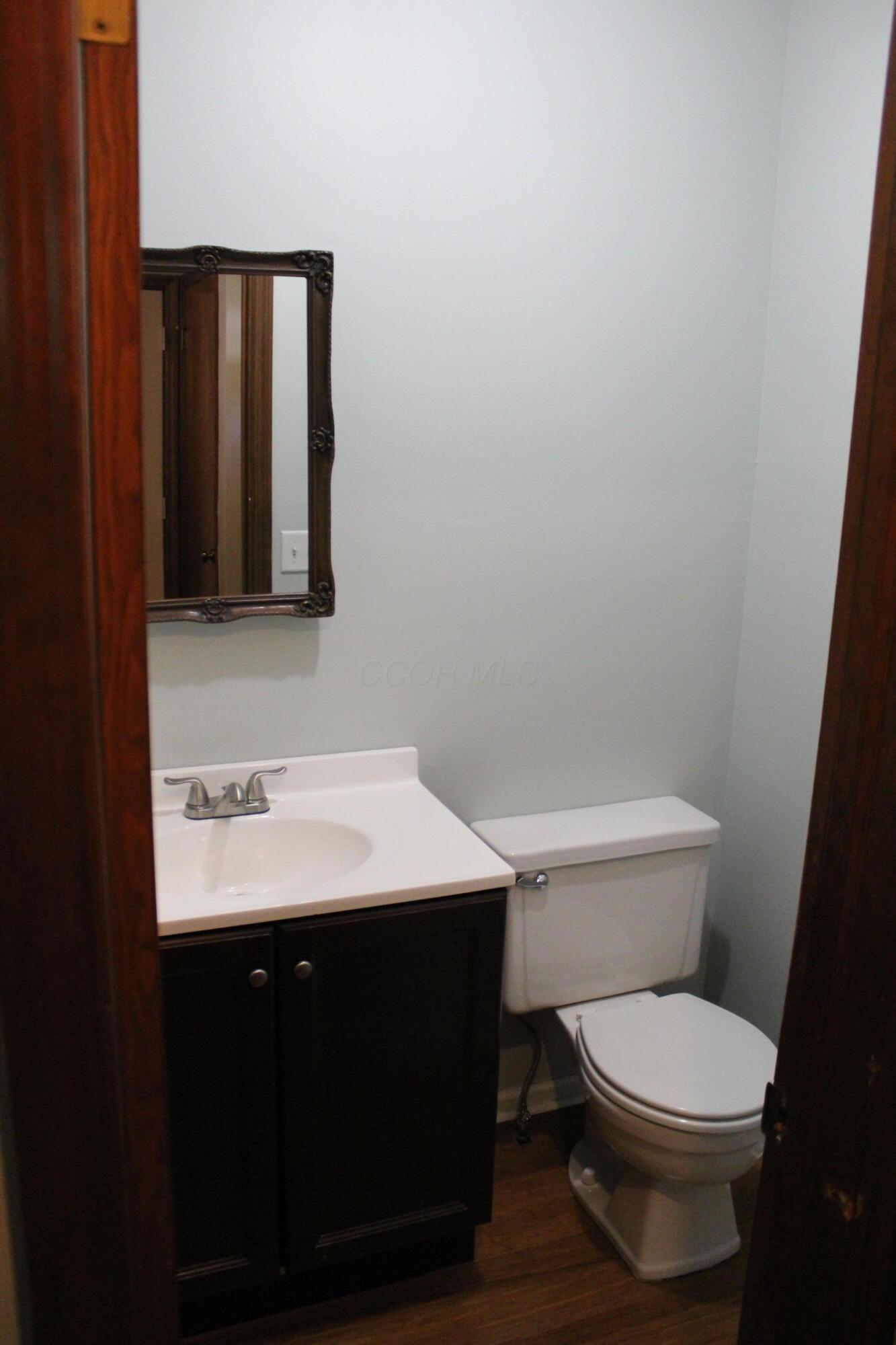 1800 Quarry Ridge Drive Columbus, OH 43232 - Photo 8 of 19 1/2 bath on 1st floor