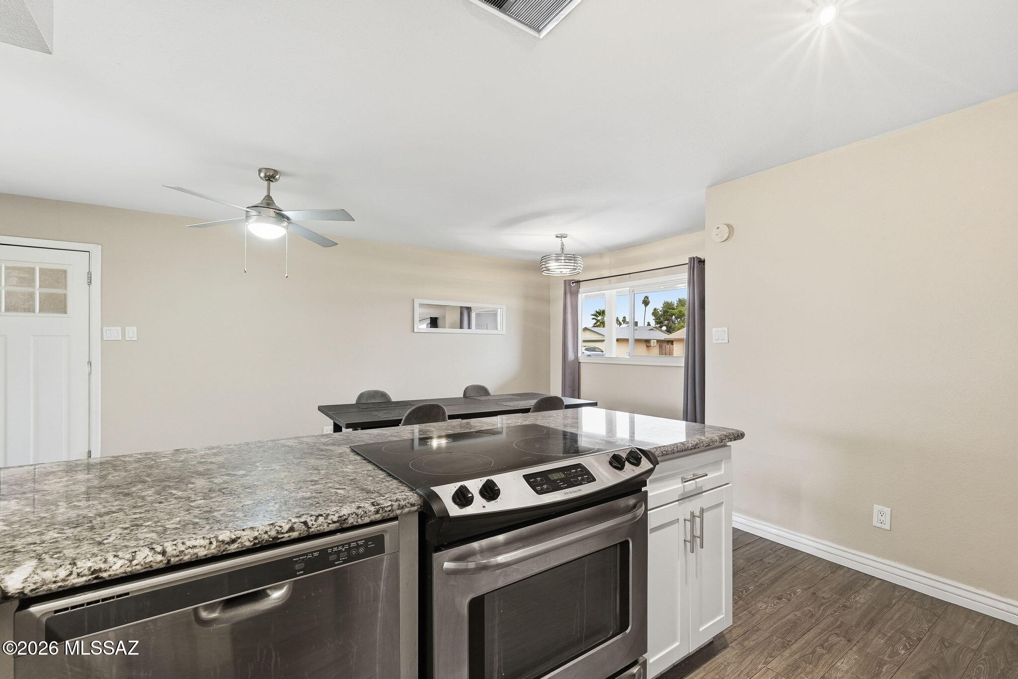 4526 South Terrace Road Tempe, AZ 85282 - Photo 6 of 30 Gallery Image 6