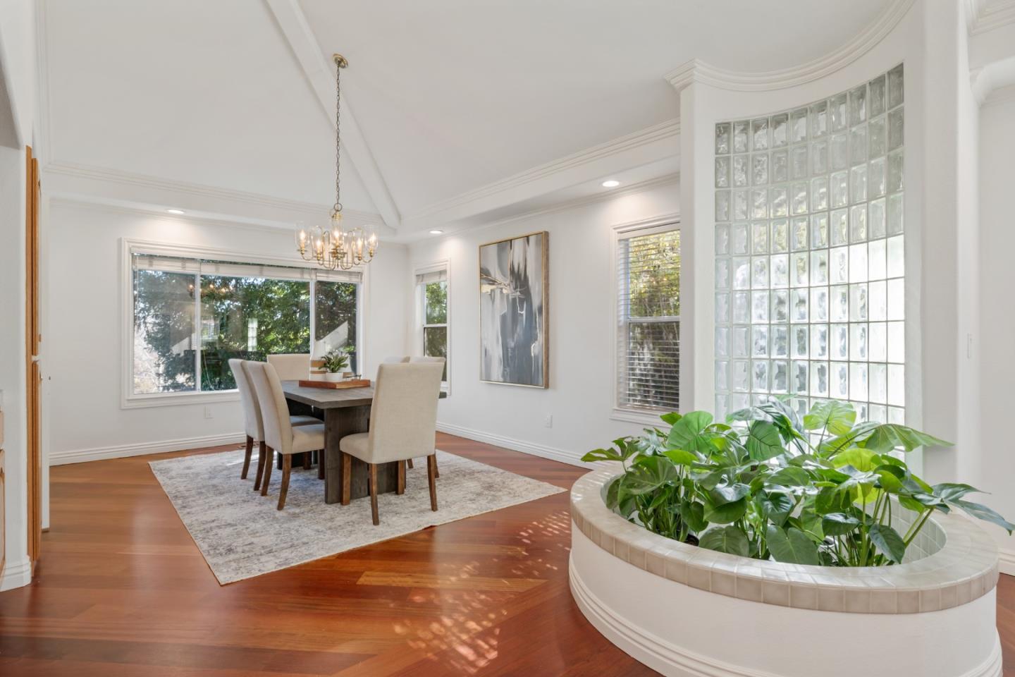 22346 McClellan Road Cupertino, CA 95014 - Photo 5 of 38 Gallery Image 5