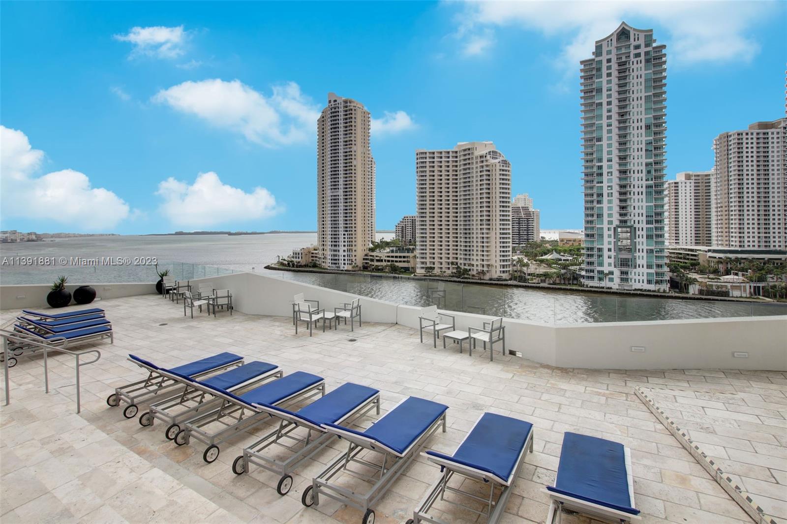 335 South Biscayne Boulevard, Unit 3103 Miami, FL 33131 - Photo 31 of 35 a view of roof with sitting area