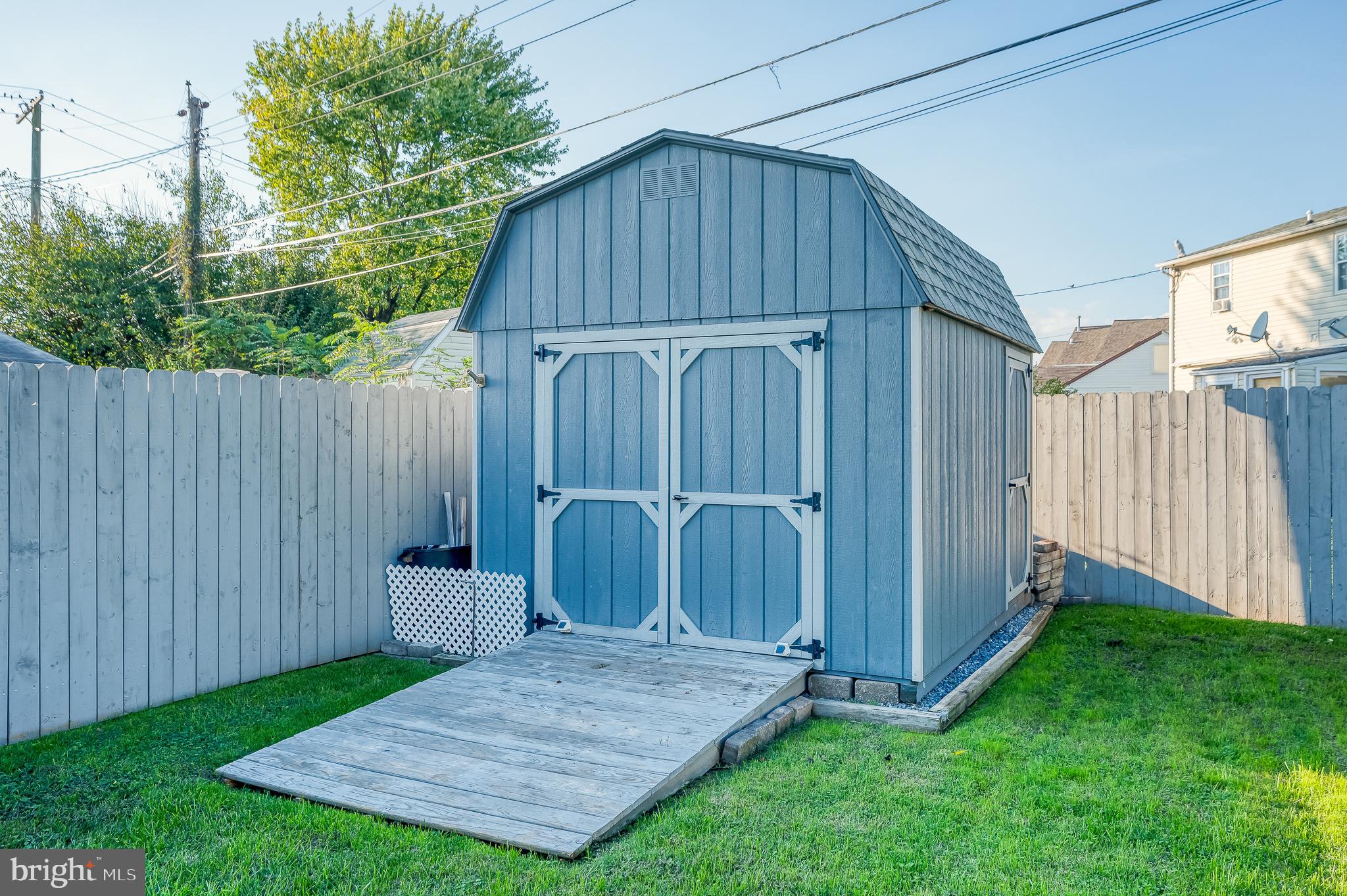 315 Pinewood Road Dundalk, MD 21222 - Photo 41 of 44 a view of backyard with wooden fence